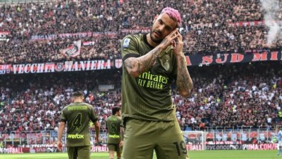 ميلان يفوز على لاتسيو 2-صفر بالدوري الإيطالي لكرة القدم