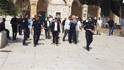 عاجل.. حاخام إسرائيلي مُتطرف يقود اقتحام المستوطنين للمسجد الأقصى