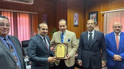 القنصل السعودي بالإسكندرية يزور مقر المحكمة الاقتصادية