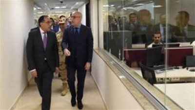 رئيس الوزراء يتفقد مقر وزارة الإسكان بالحي الحكومي 