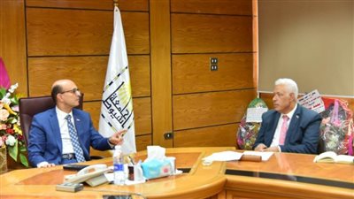 رئيس جامعة أسيوط يلتقي وكيل وزارة القوى العاملة لبحث أوجه التعاون بمجال ريادة الأعمال 