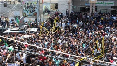 الفلسطينيون يُشيعون جثامين 