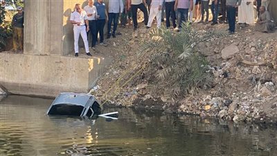 إصابة 8 أشخاص في حادث انقلاب سيارتين في ترعة بسوهاج