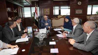 محافظ بني سويف يبحث مطالب أهالي إهناسيا بشأن المخطط الاستراتيجي للمدينة