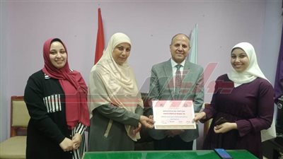 تكريم الطلاب والمشرفين الفائزين في المسابقة الفنية لمكافحة الهجرة غير الشرعية