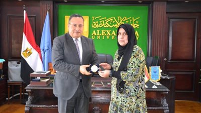 رئيس جامعة الإسكندرية يستقبل وفد الجهاز الوطني للاعتماد الأكاديمي الكويتي