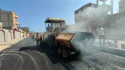 رصف الطرق الداخلية في منطقة الجولف بمشروع ابني بيتك بالعريش