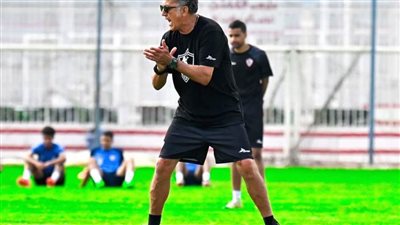 بعد أخطائه المتكررة.. تجميد نجم الزمالك أمام الإسماعيلي بالدوري 