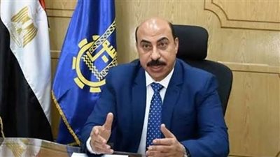 محافظ أسوان يناقش الإسراع فى معدلات تنفيذ مشروع 