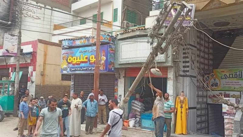 سقوط عمود كهرباء