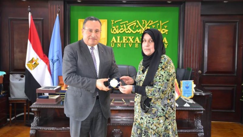 دكتور عبد قنصوه رييس