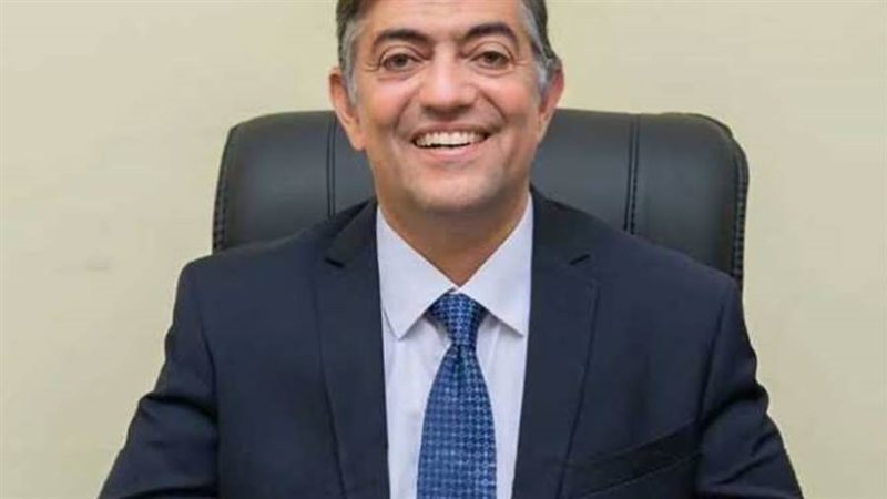 هشام عبدالعزيز رئيس