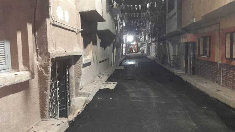 رصف 7 شوارع بحي شرق