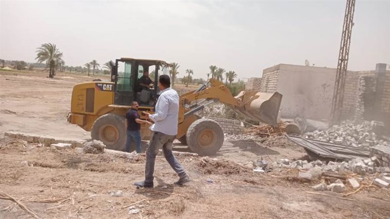 إزالة 44 حالة تعدي