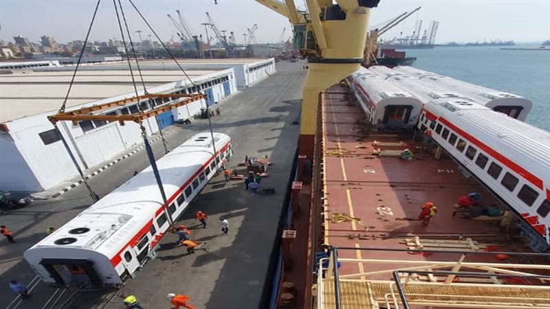 وصول 15 عربة جديدة