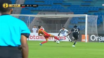 عاجل|  بيرسي تاو يتقدم للأهلي بالهدف الأول في شباك الترجي 