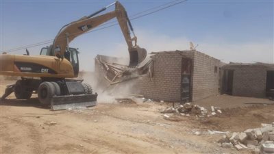 محافظ أسيوط: إزالة 21 حالة تعد على أملاك دولة واسترداد 3050 مترا مربعا و323 فدانا