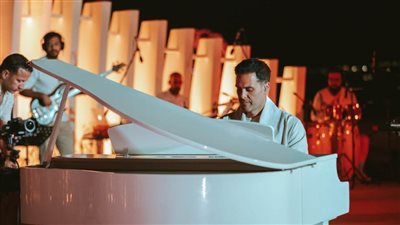 الموسيقار هشام خراما يشعل افتتاح البطولة العالمية لألعاب الماء World Aquatics