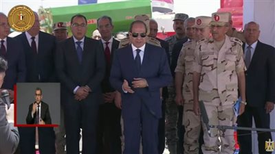 الرئيس السيسي يتفقد مصنع إنتاج البطاطس وموسم حصاد القمح بشرق العوينات