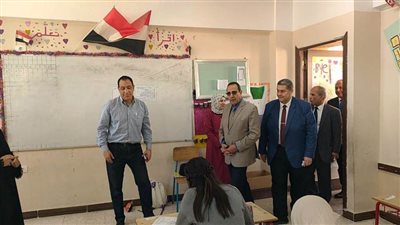 محافظ شمال سيناء يتفقد امتحانات الشهادة الإعدادية والمجمع الخدمي