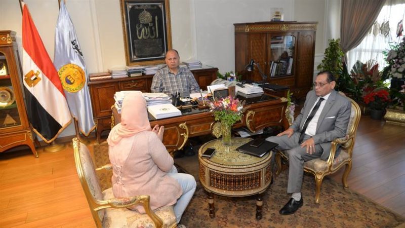 محافظ أسيوط يناقش