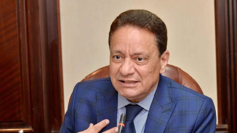 الكاتب الصحفي كرم