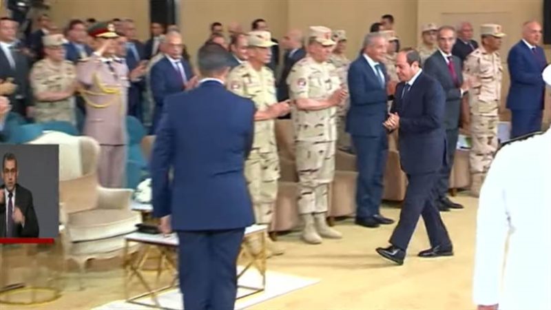 الرئيس السيسي يصل