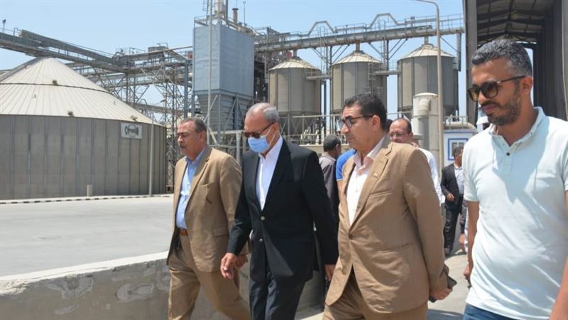 تفقد صوامع القمح