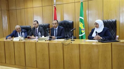 نائب محافظ المنيا يناقش تحديث المخطط الاستراتيجي للتنمية العمرانية