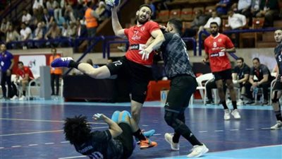 الأهلي يفوز على سبورتنج ويتصدر مجموعته بكأس الكؤوس الإفريقية لكرة اليد