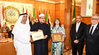 وزير الأوقاف: الأسرة صمام أمان المجتمع وخط الدفاع الأول عنه