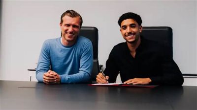 رسميًا.. عمر مرموش ينتقل إلى أينتراخت فرانكفورت حتى عام 2027