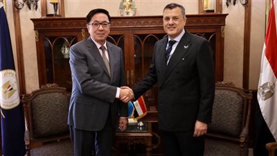 وزير السياحة يلتقى سفير كازاخستان لبحث سبل التعاون المشترك