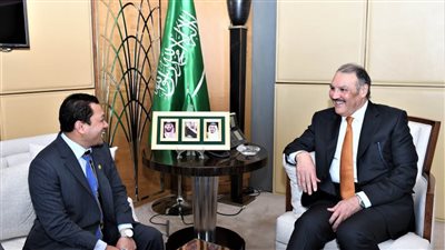 سفير المملكة لدى مصر يلتقي نظيره الماليزي