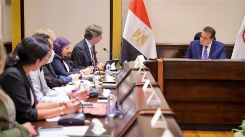 اجتماع وزير الصحة