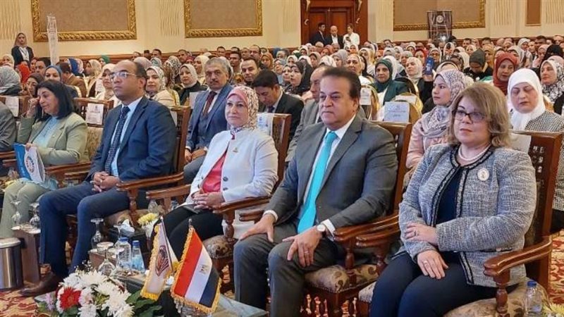 وزير الصحة في الاحتفال