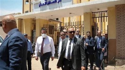 وزير الصحة يوجه بإعادة توزيع الفرق الطبية بدار السلام العام على المستشفيات المجاورة