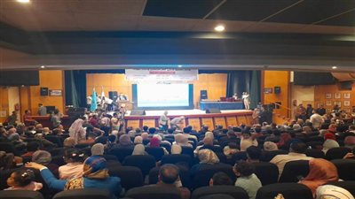 بدء احتفالية التفوق الصحفي بالسلام الوطني 