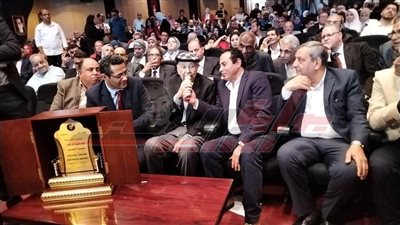 عاجل.. الكاتب محمد العزبي: أسعد أيام حياتي تسلّمى جائزة نقابة الصحفيين التقديرية