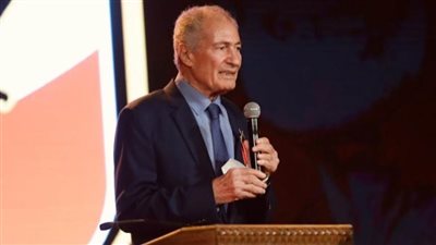 اللجنة العليا المنظمة لبطولة كأس الكؤوس الإفريقية لليد تُكرم حسن مصطفى