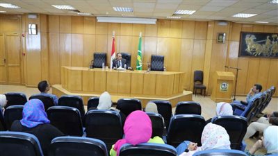 إنشاء مركز للدراسات الفكرية لتنمية وتطوير الأداء الحكومي وقياس الرأي العام بالمنيا