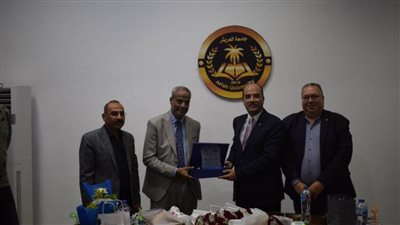 رئيس جامعة العريش: كلية الاقتصاد المنزلي منارة حقيقية في تخصصاتها