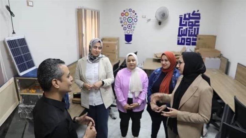 السيده حنان مجدي