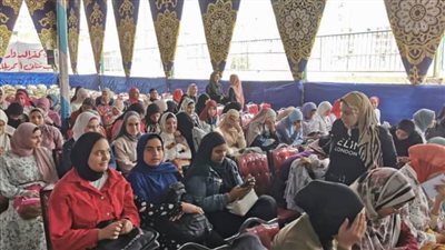 إقبال كثيف لطلبة الثانوية العامة للاستفادة من القافلة التعليمية المجانية بالبحيرة 