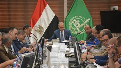 محافظ القليوبية يبحث أوضاع المستثمرين لحل المشاكل 