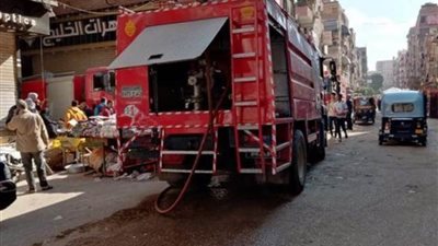 إصابة 8 أشخاص في حريق هائل بمخزن ومصنع حصير بلاستيك في الخصوص