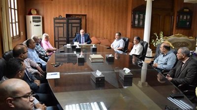 رئيس جامعة بني سويف يجتمع بالأمن الإداري لبحت الاستعداد لامتحانات الفصل الدراسي الثاني