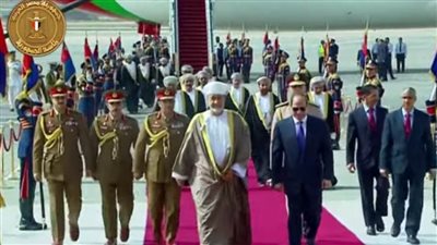 عاجل| بالفيديو.. الرئيس السيسي يستقبل سلطان عُمان بمطار القاهرة ويتوجهان إلى قصر الاتحادية