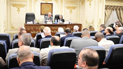 رئيس جامعة المنيا يطالب بسرعة الانتهاء من مستشفى الأورام وملحق الكلي والنساء