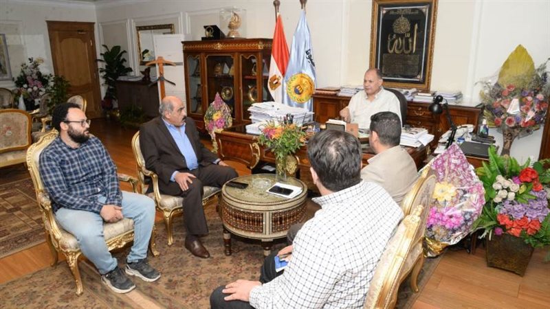 محافظ أسيوط يلتقى